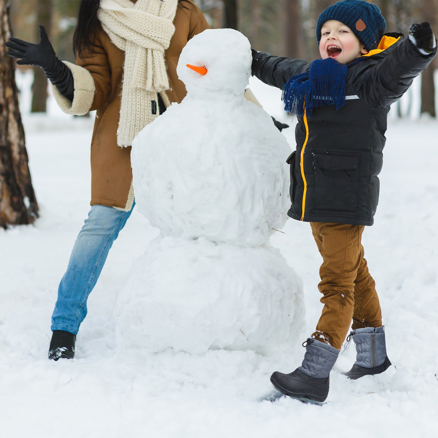 Apakowa Boys Girls Snow Boots Outdoor Slip Resistant Insulated Waterproof Winter Snow Boots (Toddler/Little Kid/Big Kid)-H2303-BlackGrey