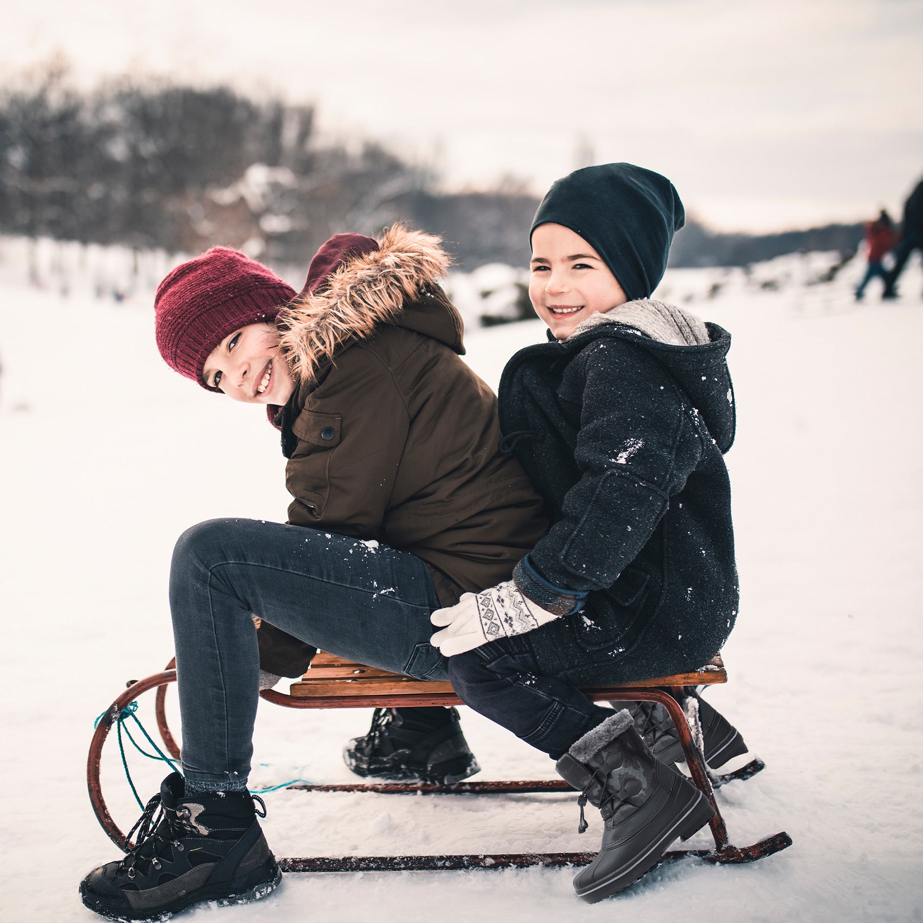 Apakowa Boys Girls Snow Boots Outdoor Slip Resistant Insulated Waterproof Winter Snow Boots (Toddler/Little Kid/Big Kid)-HDL578-BlackGrey